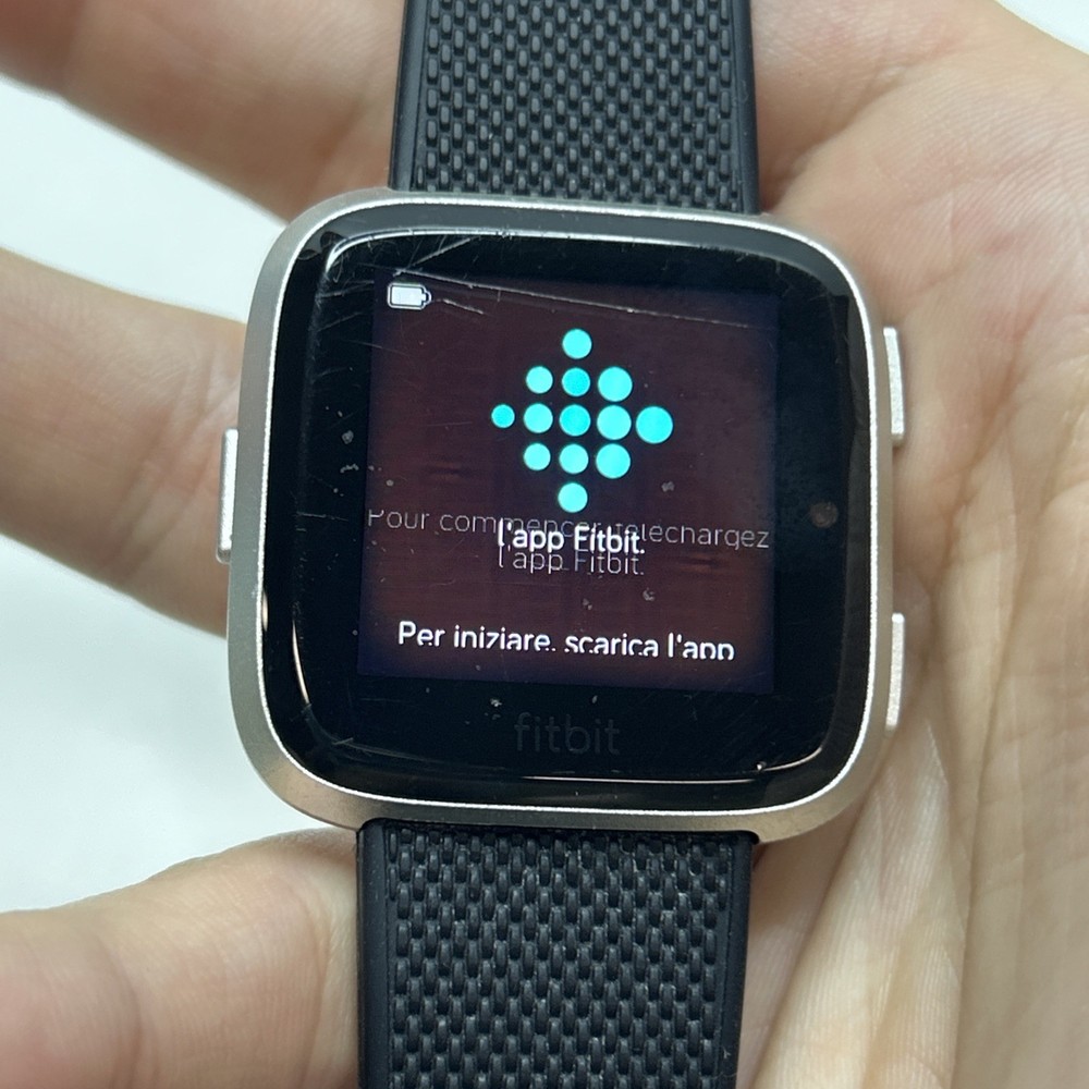 Black Size Small Fitbit Versa With Box And Charger - Tested READ