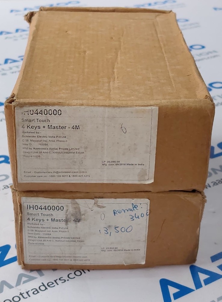 NEW IN BOX SCHNEIDER IH0440000 4 KEYS + MASTER - 4M SMART TOUCH PANEL