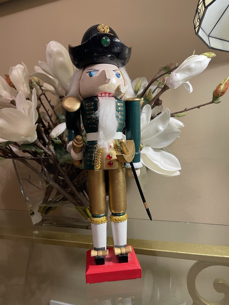 VINTAGE NUTCRACKER RARE PIECE AS IS
