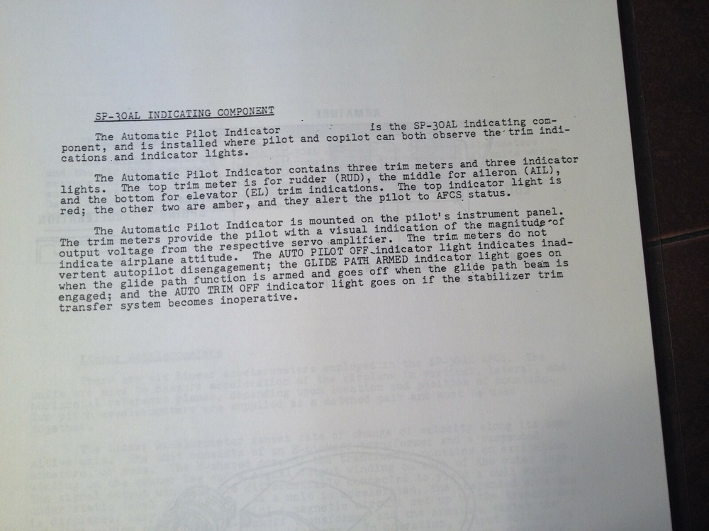 Sperry AFCS SP30AL in Douglas DC-8-73F Pilots Guide & Training Manual.