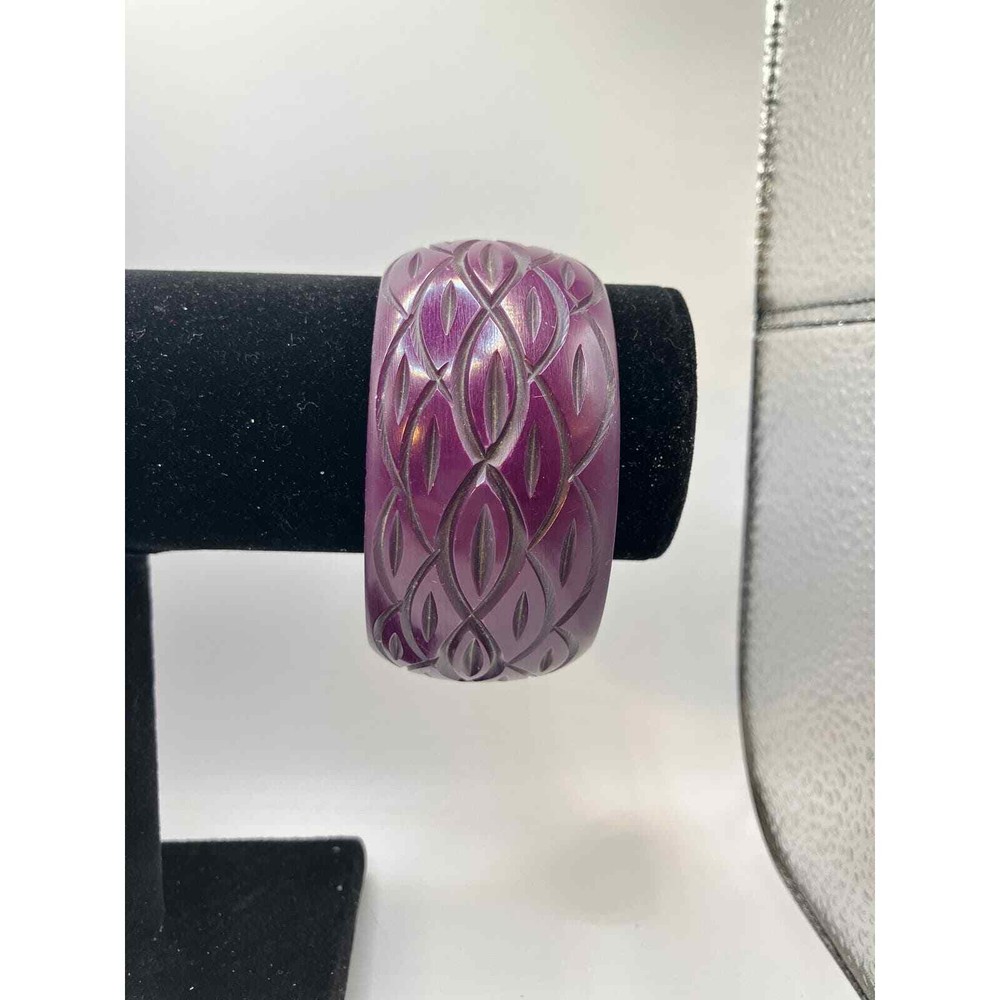 Purple Carved Chunky Plastic Deco Style Bangle!