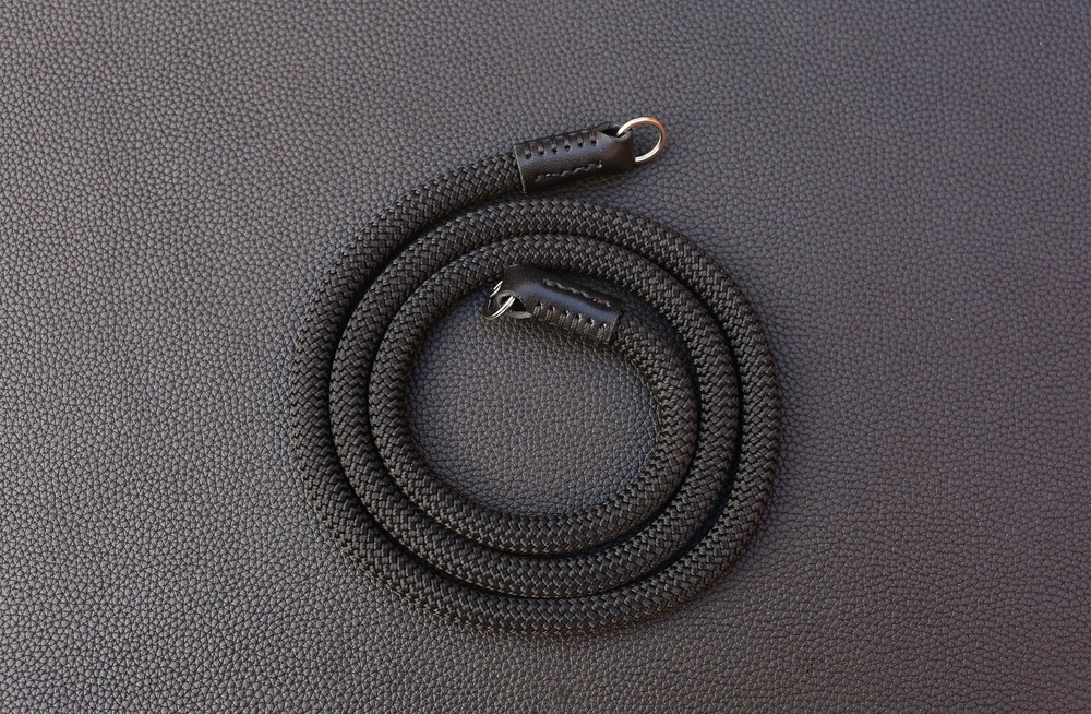 Black Climbing Rope Camera Strap – Minimal & Durable