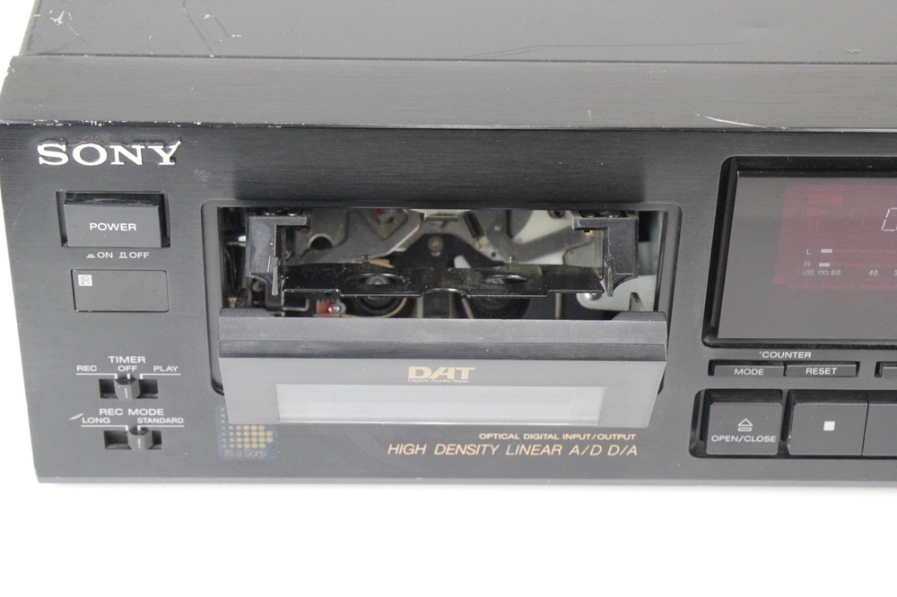 SONY DTC-700 Digital Audio Tape Deck DAT Powers On Untested
