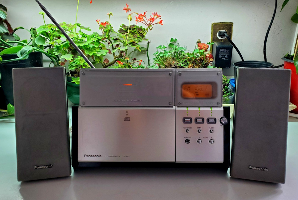 Panasonic Compact Stereo SC-EN5 CD Player AM/FM Auxiliary MP3 No Remote TESTED!