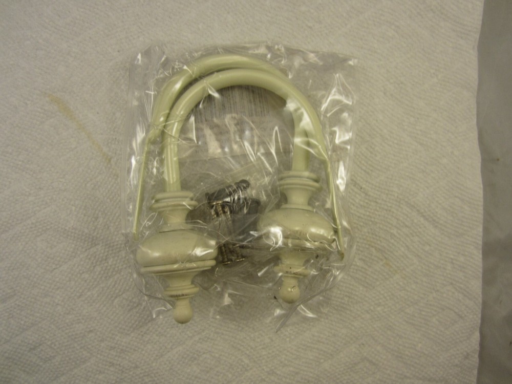 Montevilla Urn Holdback Distressed White 5/8 Inch Set.