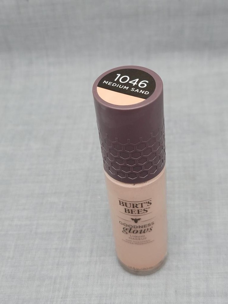 Burt's Bees Goodness Glows Liquid Foundation 1045 Medium Sand