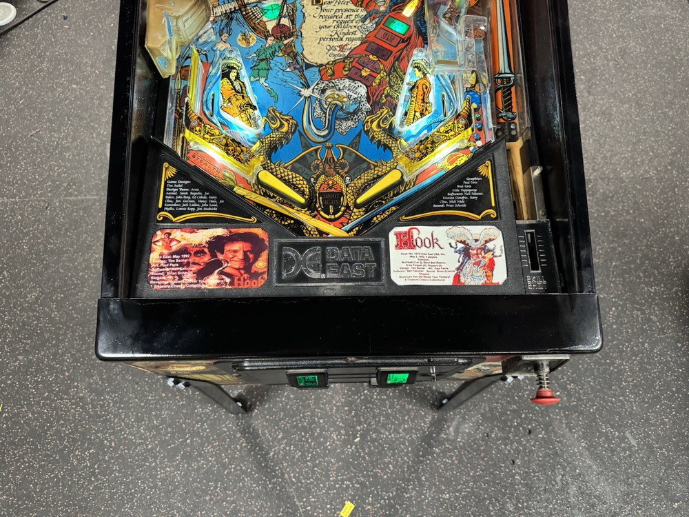 DATA EAST HOOK PINBALL MACHINE FULLY REFURBISHED PLAYS GREAT ROBIN WILLIAMS