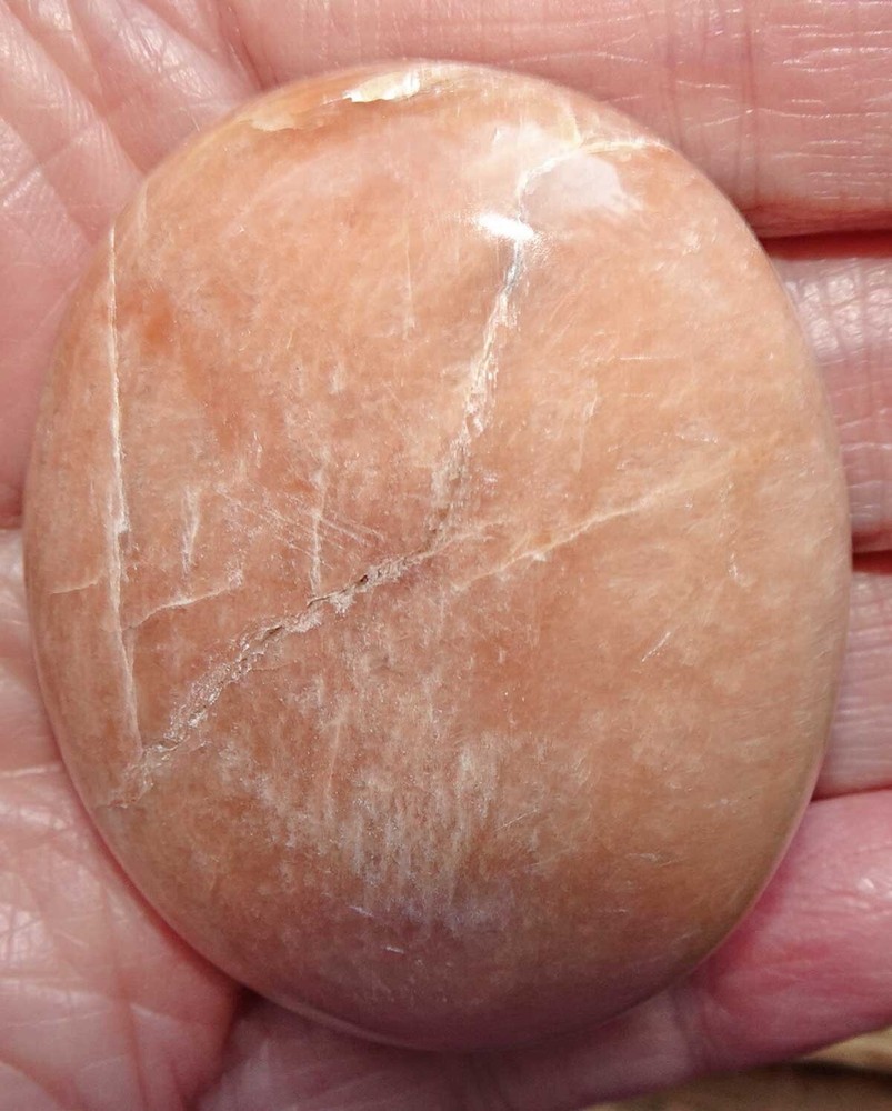Peach Moonstone Pebbles - Madagascar sc746d