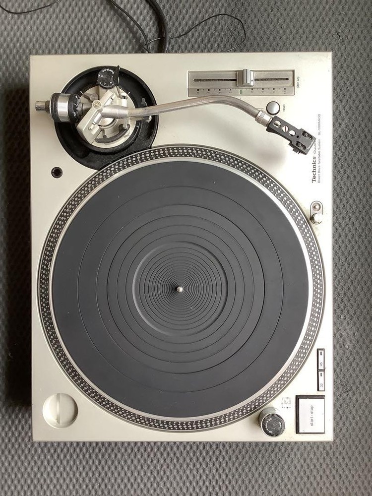 Technics Turntable Sl1200Mk3D
