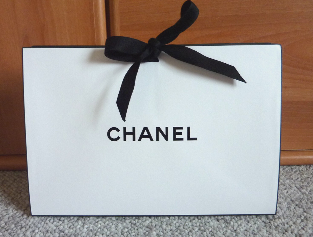 CHANEL White Envelope GIFT BOX Black Ribbon Tissue 11" x 7.5" x 4" & Samples