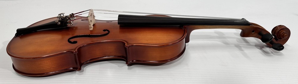 Kraemer 4/4 Violin Model KRV-021 with 2 Bows, Strap & Case