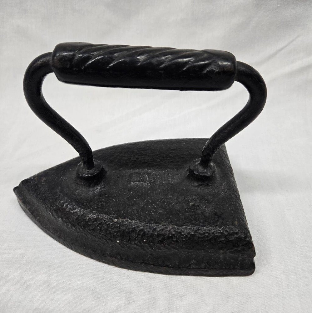 Vintage Iron with Handle - Ironing Tools – Clothes Iron Sad Iron - Rustic Tools
