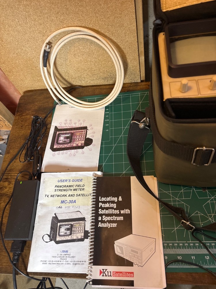 FELEC MC-30A Spectrum Analyzer Field Strength Meter Tested New Battery