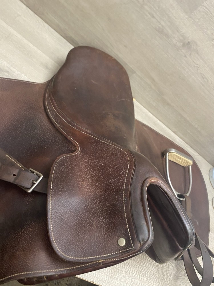 English Leather Close Contact Saddle Unknown Maker VGC