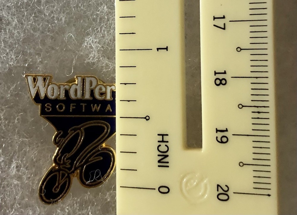 Vintage WordPerfect Software Lapel Pin Computer Tech Advertising IT