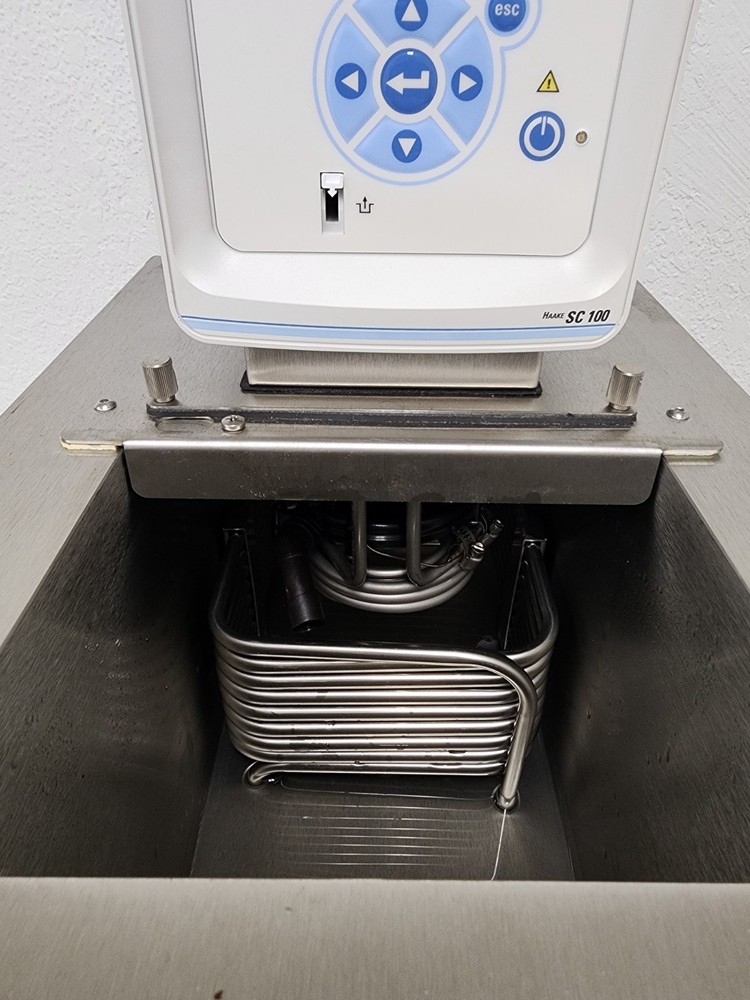 Thermo HAAKE A28 Chiller Recirculating Bath w/ SC100 Digital Controller, Working