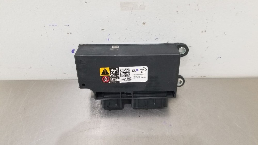15 CHEVY SILVERADO 1500 SRS BAG MODULE 13594402