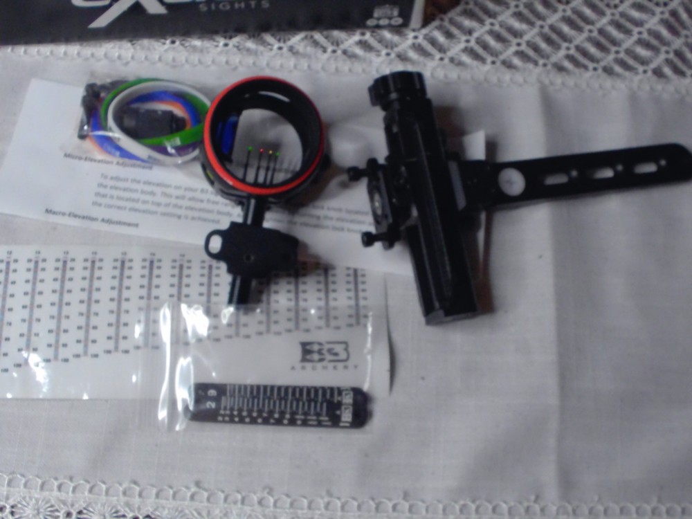 B3 Exact Comp Hunter 4 Pin Sight -Right Hand Black - OPEN BOX