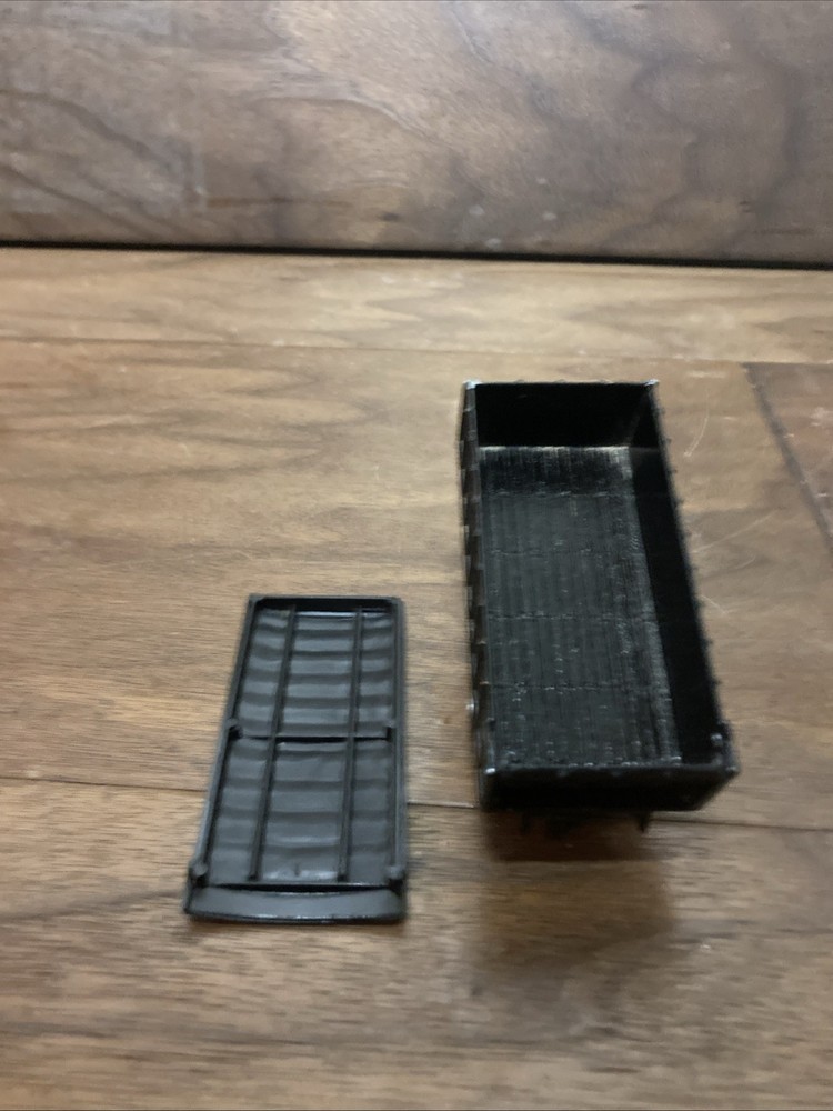Tomy Scale Grain Trailer, Black
