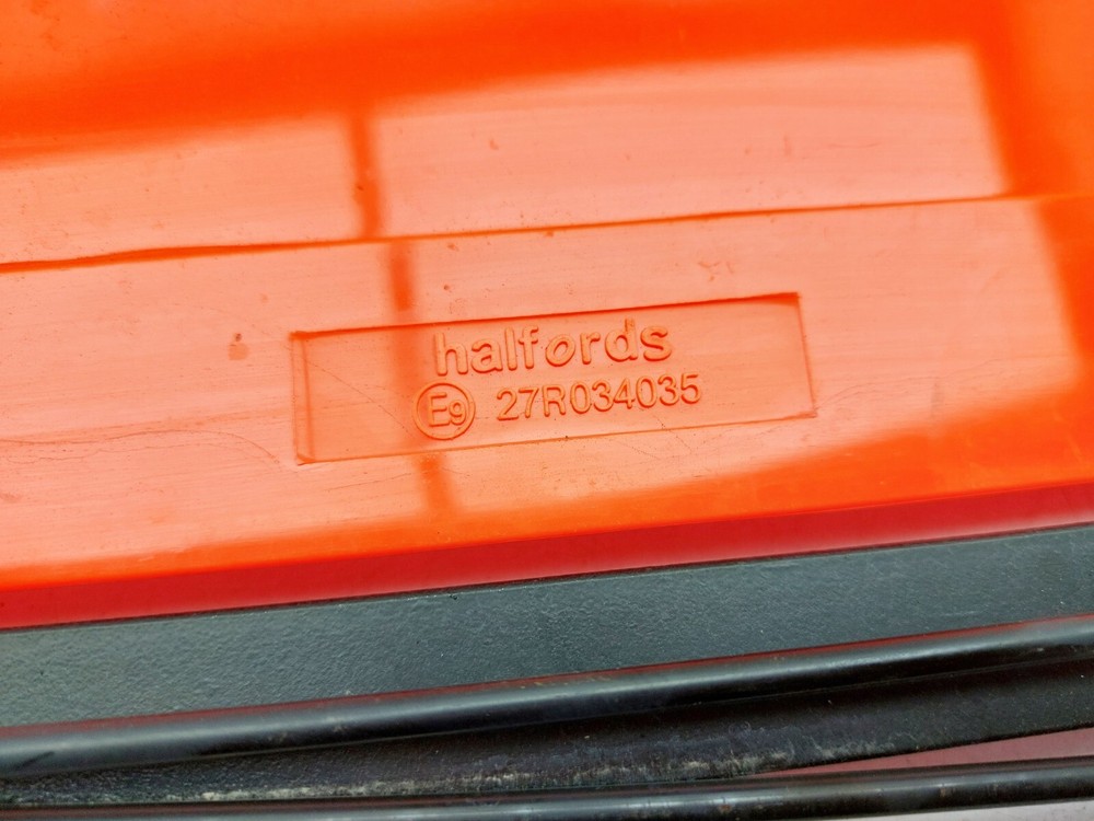 AUDI TT MK3 8S HAZARD WARNING TRIANGLE 2016