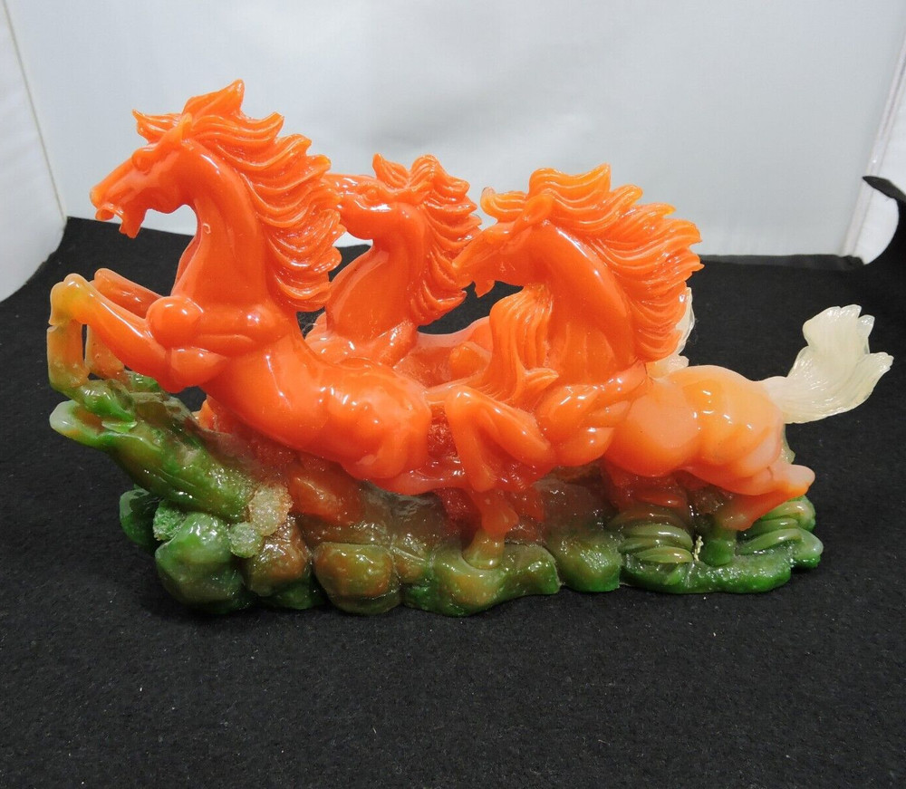 3 RUNNING WILD MUSTANG HORSES POLYRESIN - Beautiful Piece