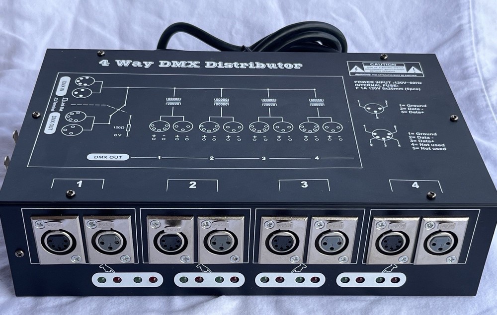 SRC-143 4-Way DMX Distributor