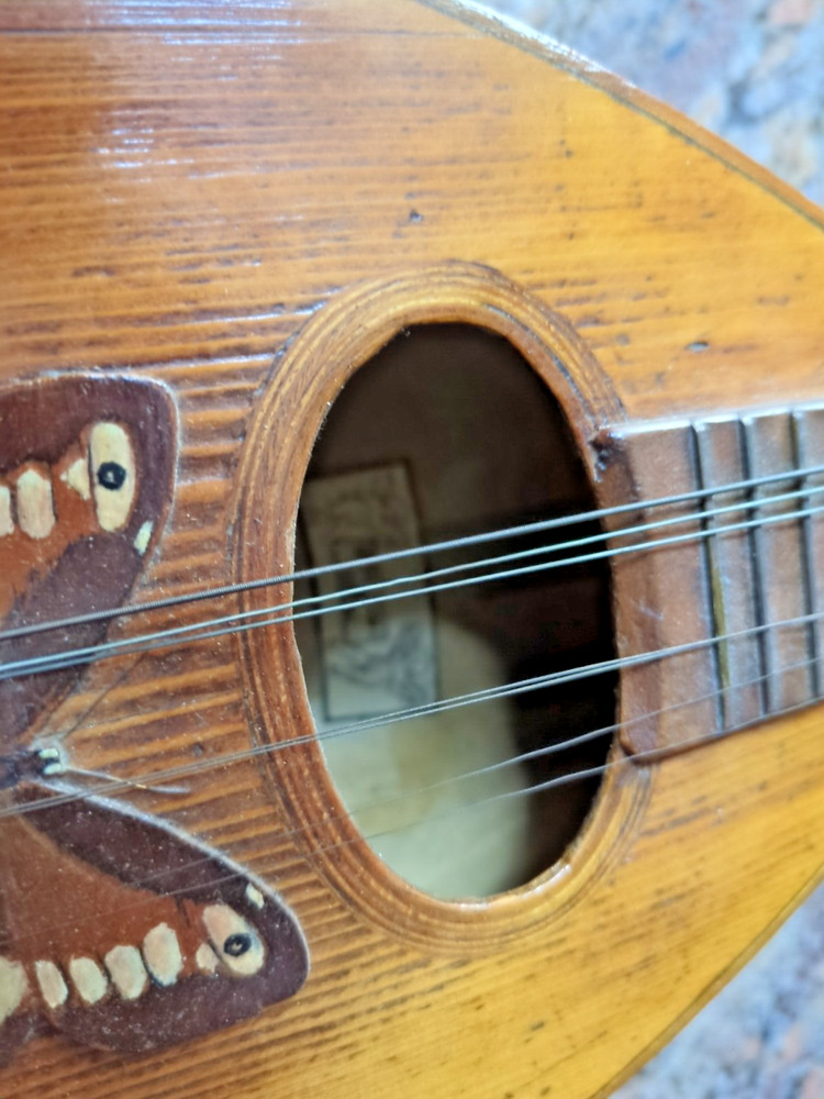VINTAGE ITALIAN MANDOLIN