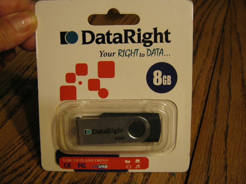 Moser Baer DATARIGHT 8GB USB 2.0 Flash Drive New & Sealed