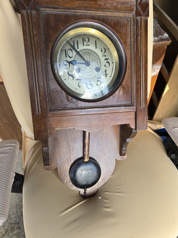 Antique Vintage Clock With Key