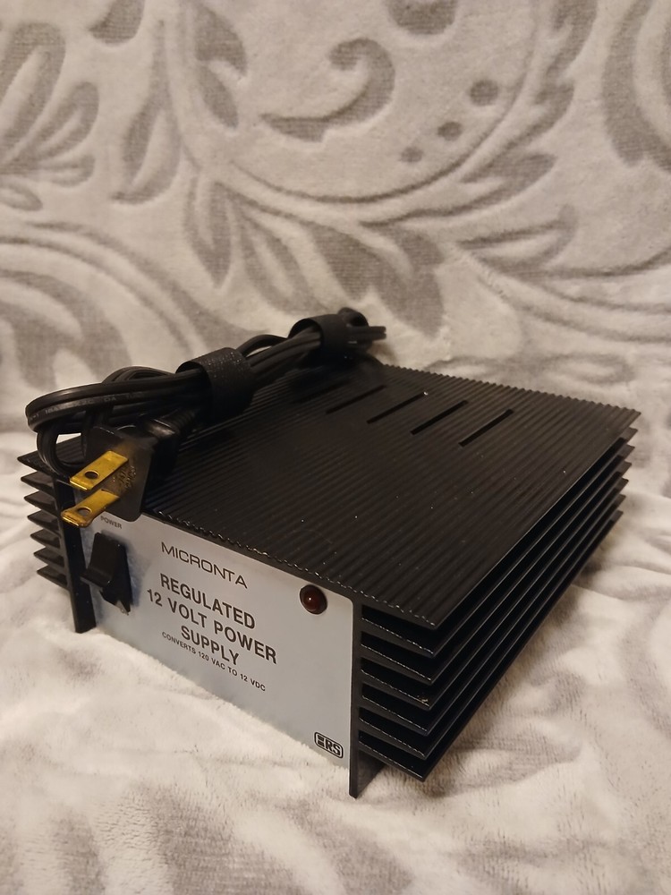 Micronta Regulated 12 Volt Power Supply #22-124 13.8VDC-2.5A Tested