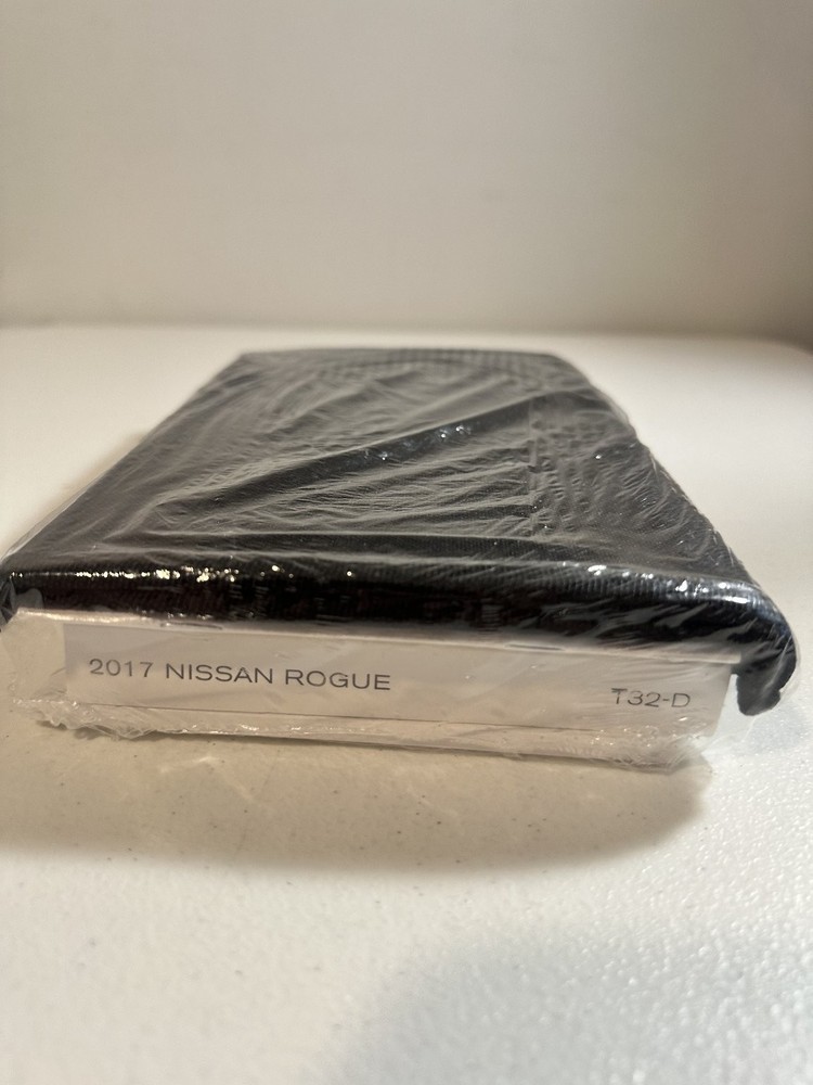 2017 Nissan Rogue Owner's Manual Set