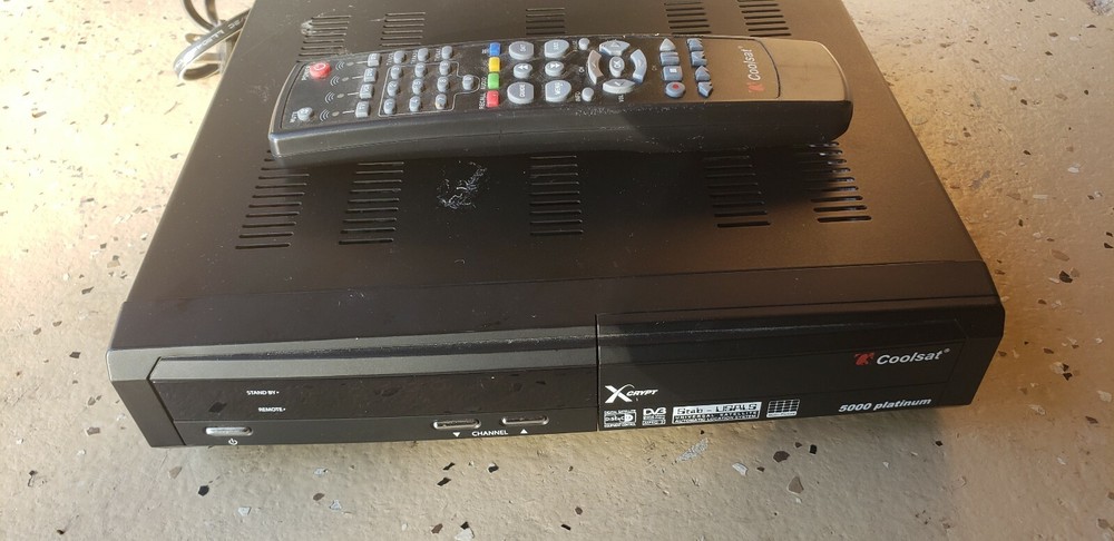 Genuine CS Coolsat 5000 Platinum Digital Satellite Receiver With Remote Control