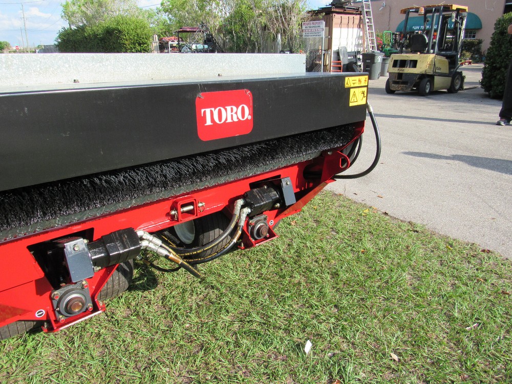 2017 Toro 2500 Top Dresser Self Contained Sand Spreader Pull Type Model #44507