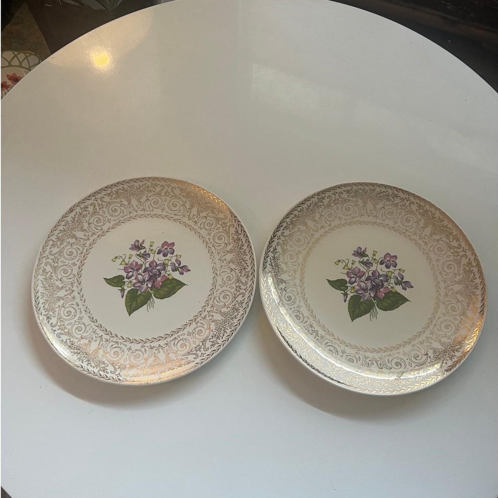 (2) Cunningham & Pickett Spring Violet Dinner Plates