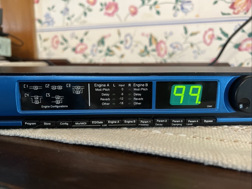 DigiTech Studio S100 Dual-Engine Multi-Effects Processor w/Manual & Power Supply