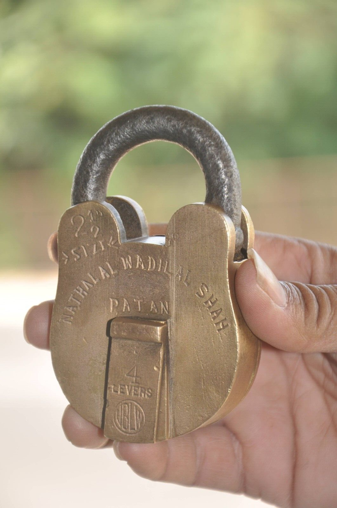 Vintage Brass Fine Quality Handcrafted 4 Levers Solid Padlock