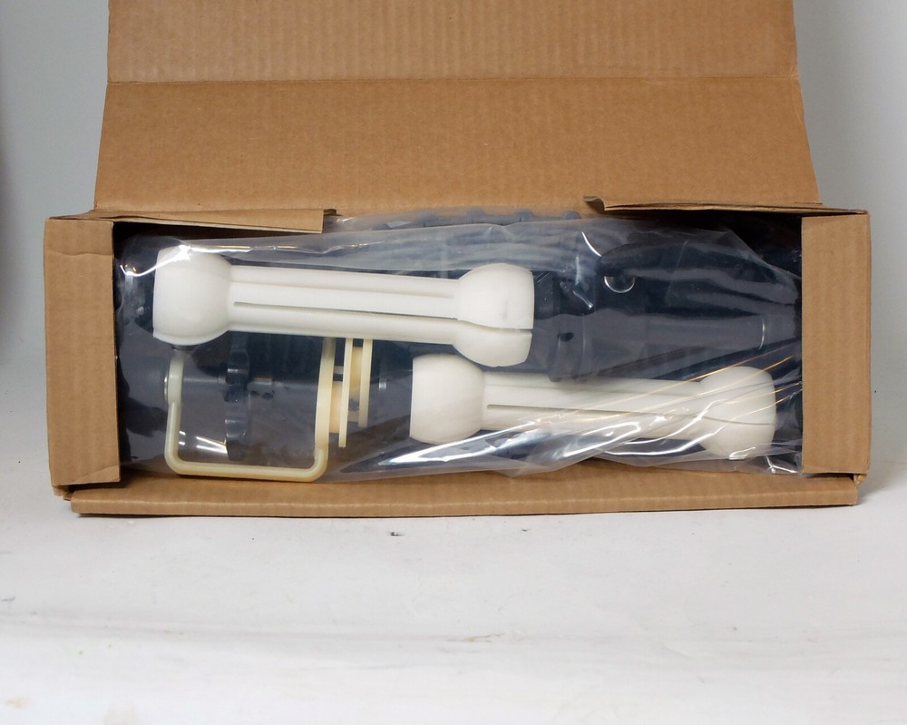 Manfrotto ART 046 EXPAN Backdrop Holders Set Plastic Chain Used