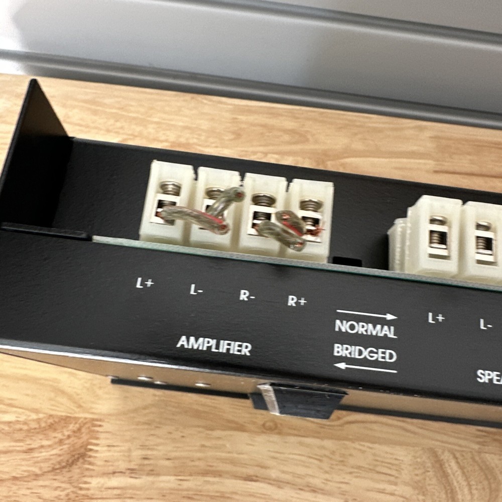 Niles HDL-6 High Definition Speaker Selection System Control Box 7 Connectors