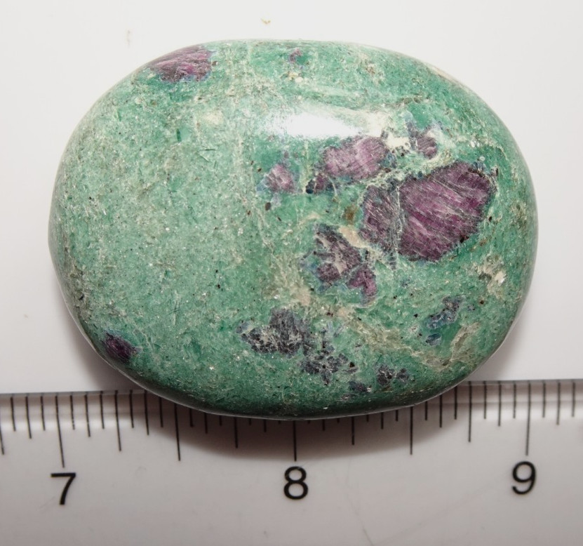 Ruby Fuchsite Palmstone - India sc1010