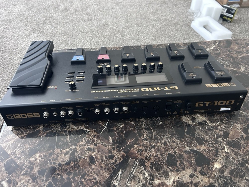 Boss GT-100 Multi-Effects Guitar Pedal Black Open Box