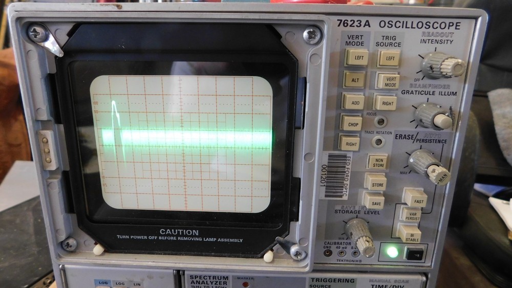 Tektronix Oscilloscope mod 7623A with spectrum analyzer plug in modules works