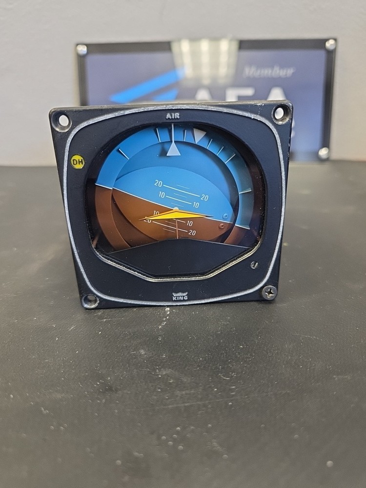 Bendix King KI 256 Command Attitude Indicator