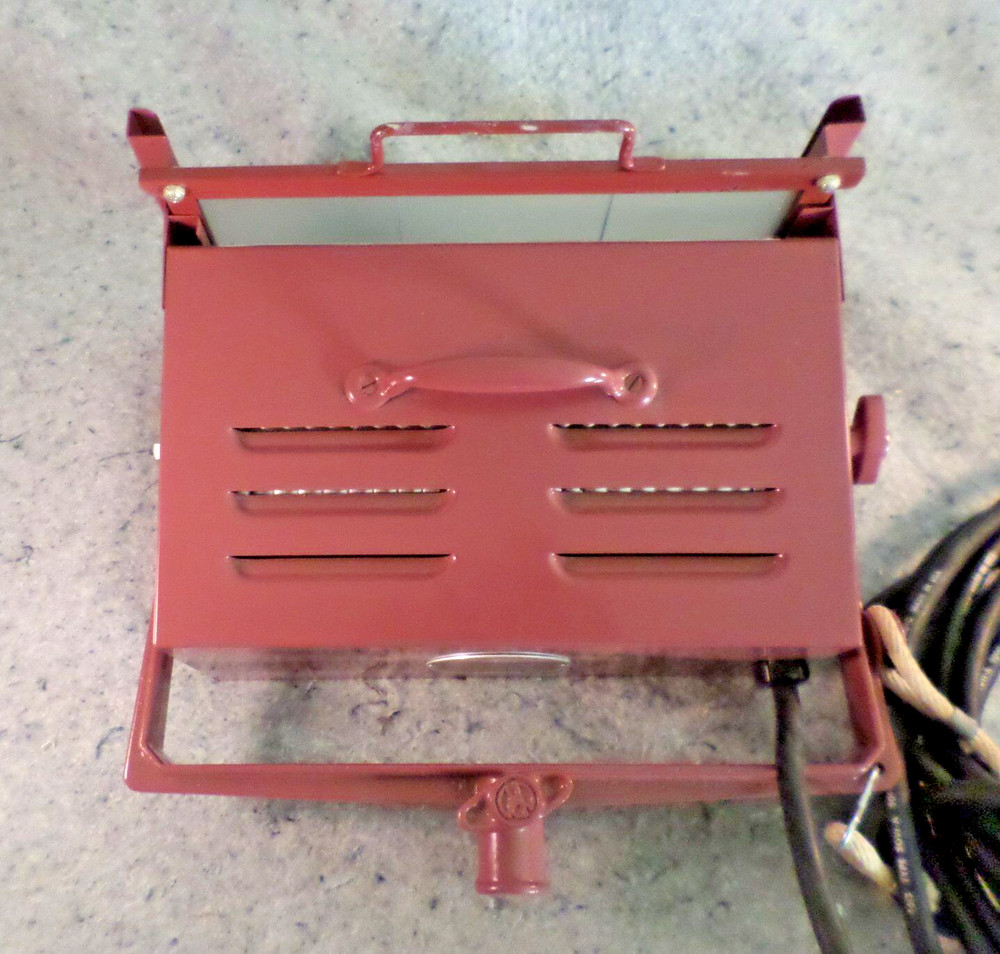 Mole-Richardson 1000 Watt Molequartz Broad Light (120 AC) (READ Listing)