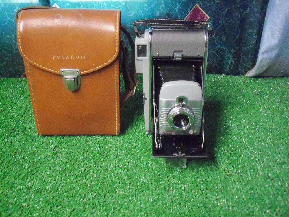 Vintage Polaroid Model 80 Land Camera