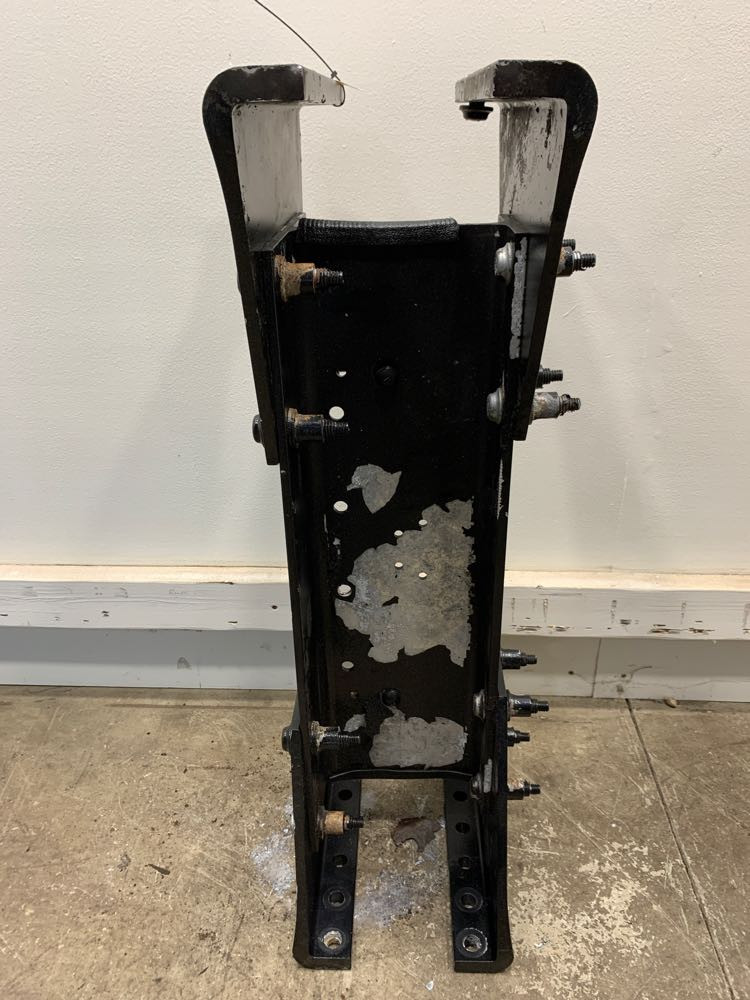 2013 Peterbilt 384 Frame Crossmember (648-10905)