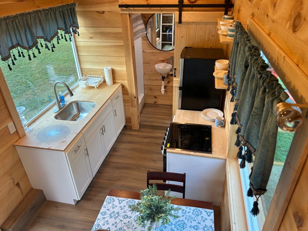 Luxurious Custom Built Tiny House (Ready for pickup or delivery)