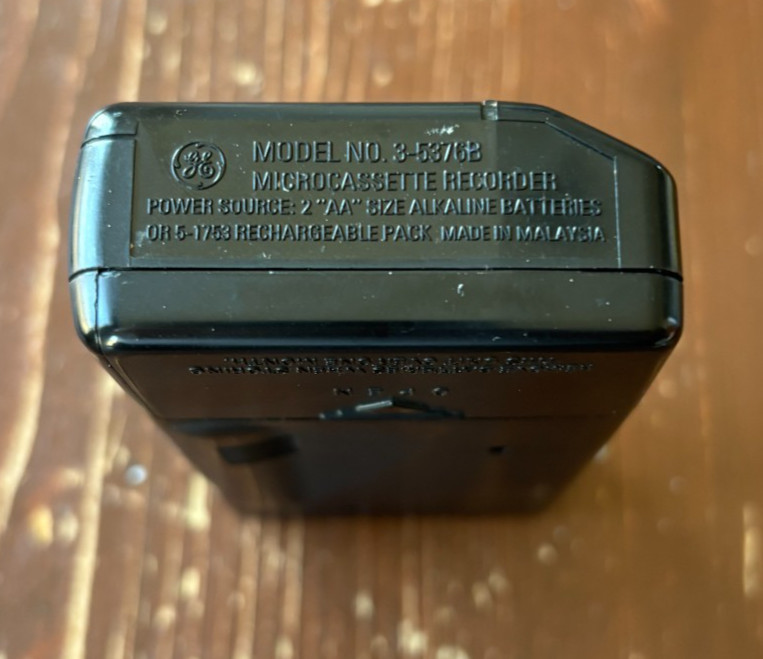GE 3-5376B Handheld Microcassette Voice Recorder AVR