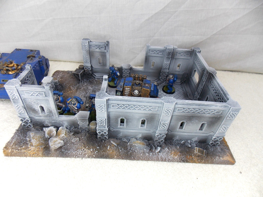 WARGAMING TERRAIN PAINTED BUILDING