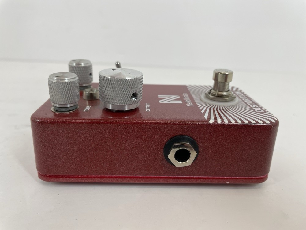 Nefelibata Distortion Guitar Pedal