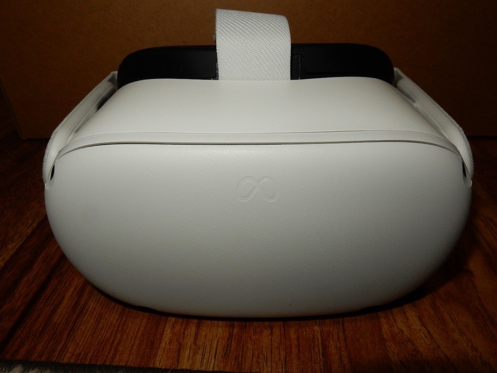 Meta Quest 2 Virtual Reality Headset 128GB Complete in Box w/ Controllers